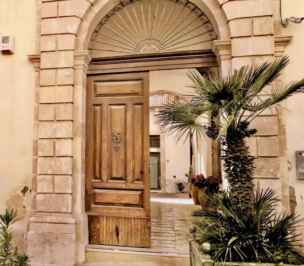 Incantevole Appartamento In Palazzo Storico Ortigia Syrakusa Exteriör bild