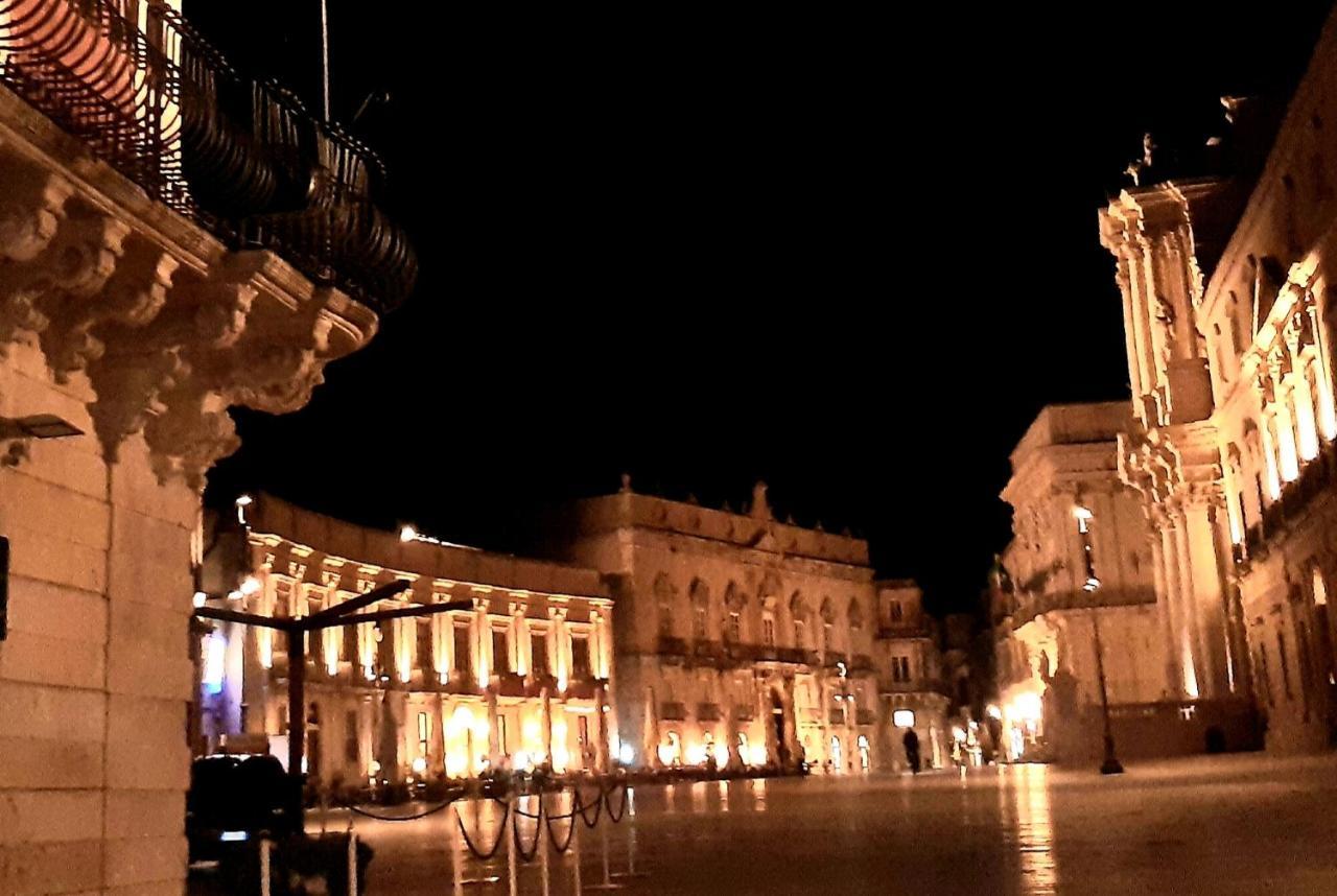 Incantevole Appartamento In Palazzo Storico Ortigia Syrakusa Exteriör bild