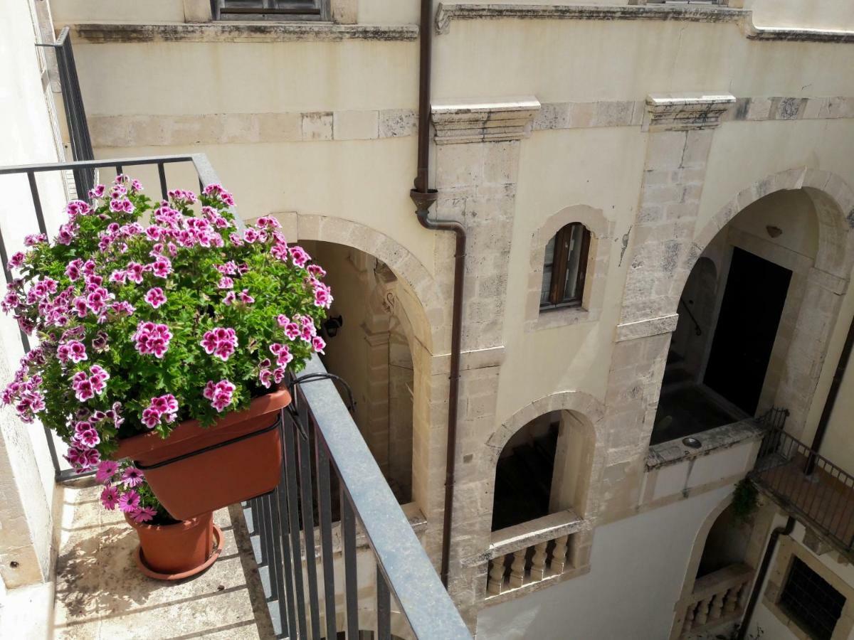 Incantevole Appartamento In Palazzo Storico Ortigia Syrakusa Exteriör bild