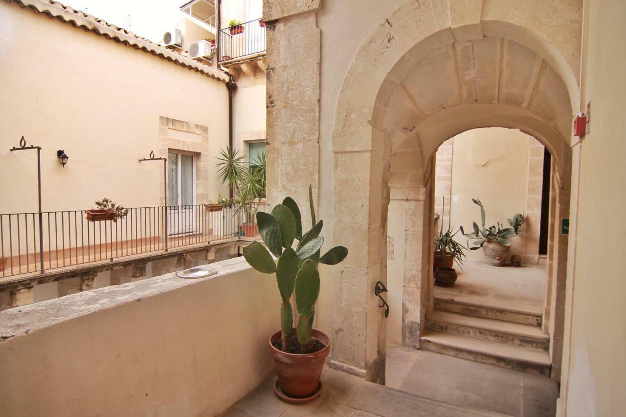 Incantevole Appartamento In Palazzo Storico Ortigia Syrakusa Exteriör bild
