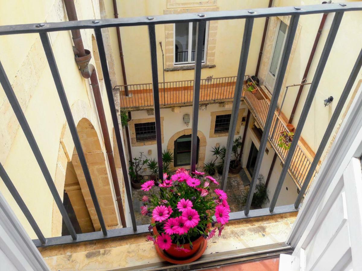 Incantevole Appartamento In Palazzo Storico Ortigia Syrakusa Exteriör bild