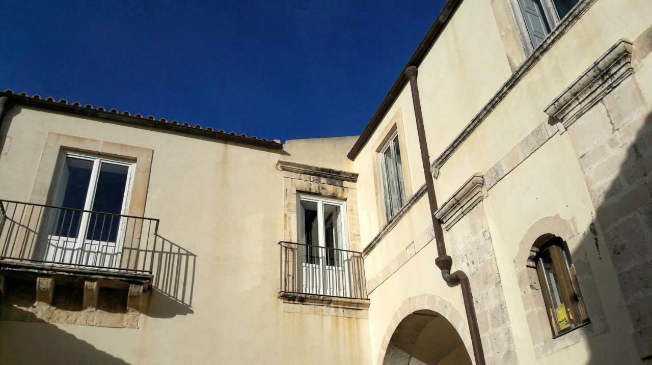 Incantevole Appartamento In Palazzo Storico Ortigia Syrakusa Exteriör bild
