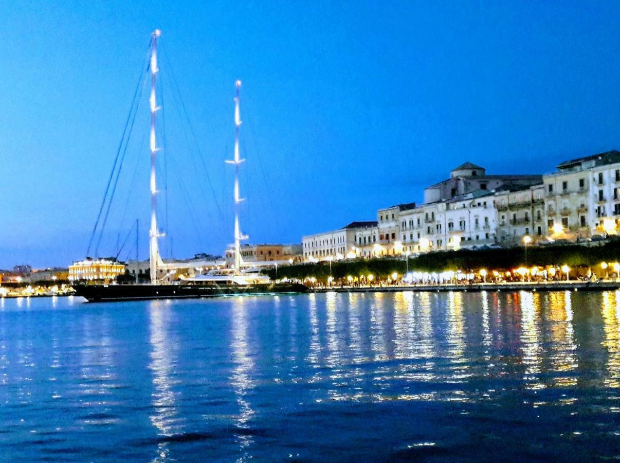 Incantevole Appartamento In Palazzo Storico Ortigia Syrakusa Exteriör bild
