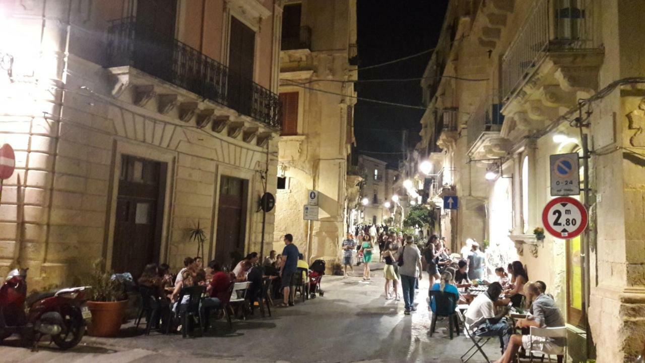 Incantevole Appartamento In Palazzo Storico Ortigia Syrakusa Exteriör bild