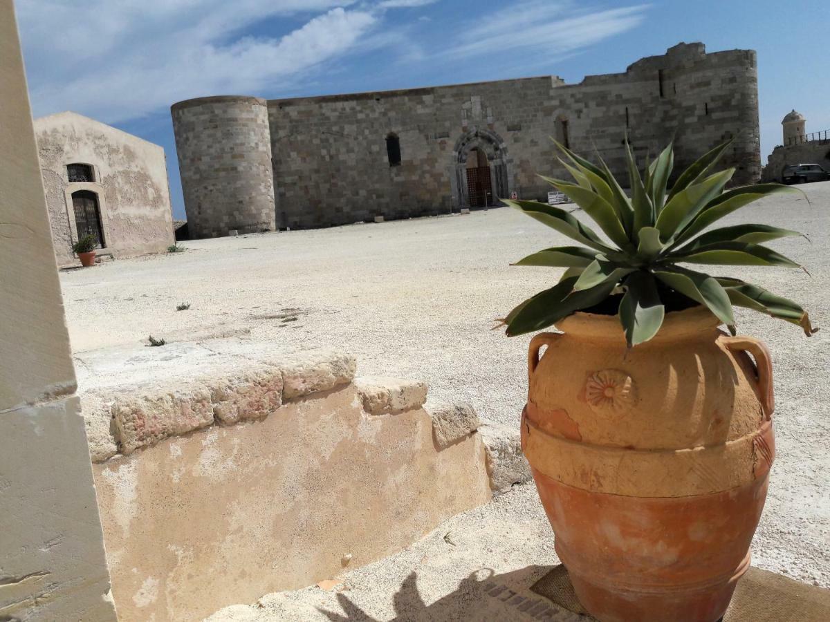 Incantevole Appartamento In Palazzo Storico Ortigia Syrakusa Exteriör bild