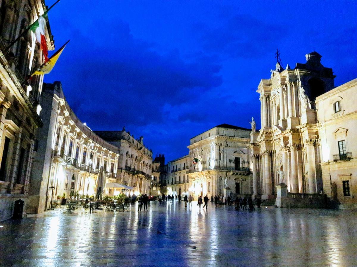 Incantevole Appartamento In Palazzo Storico Ortigia Syrakusa Exteriör bild